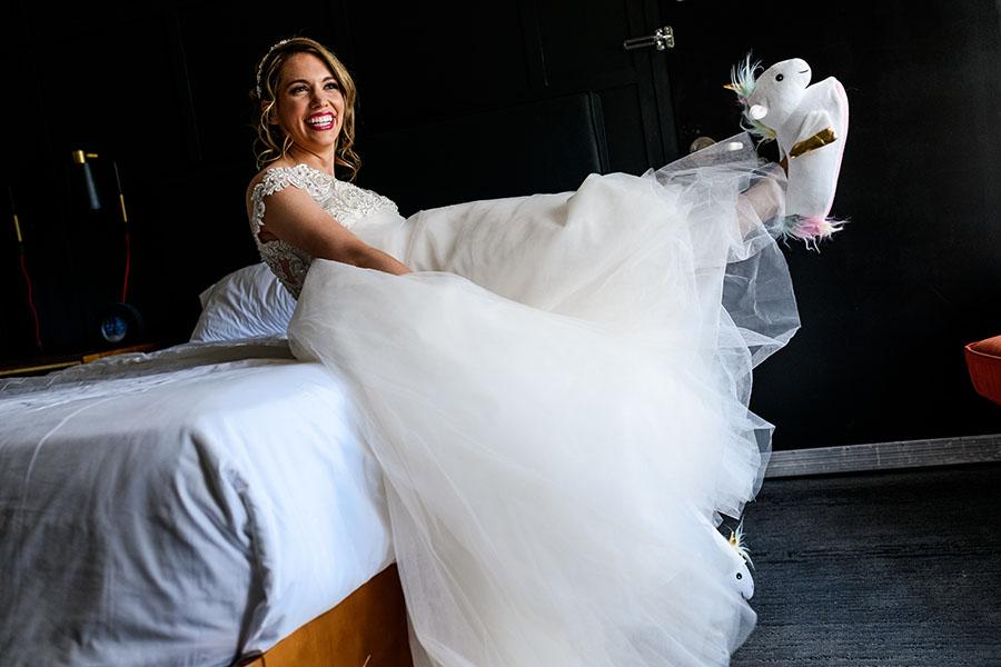 bride getting ready on her wedding day by daniel moyer photography
