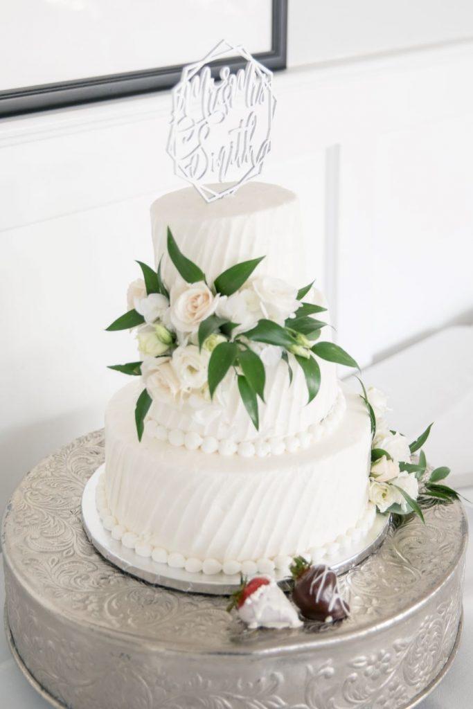 white 3-tiered wedding cake